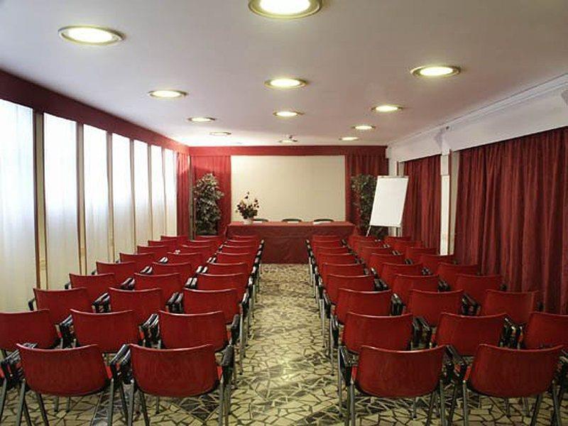 Hotel Terminus & Plaza Pisa Facilidades foto
